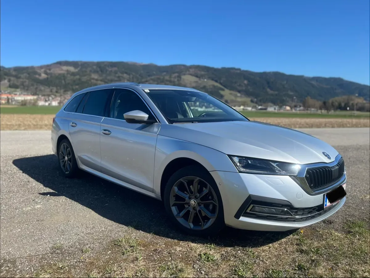 Skoda Octavia 2021 photo 2