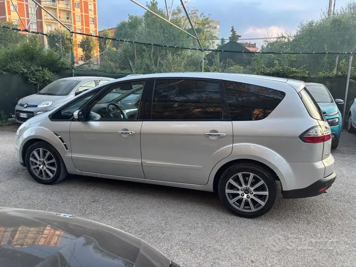 Ford S-Max 2009 photo 4