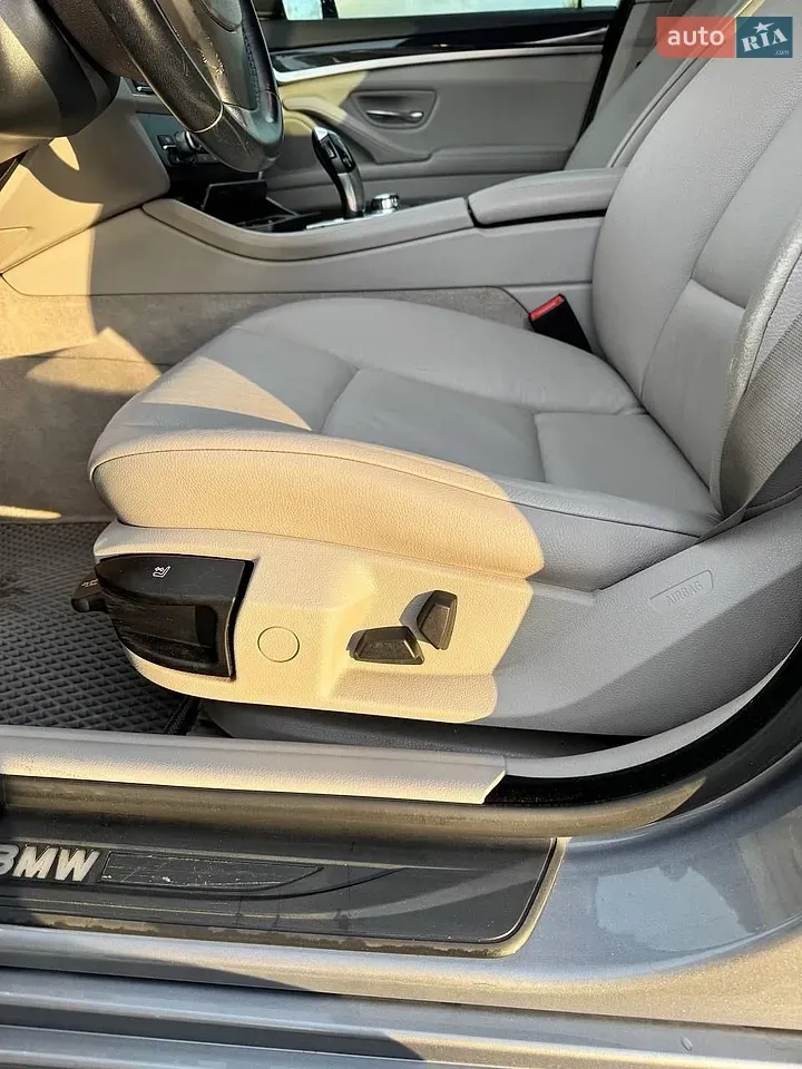 BMW 5 Series 2011 photo 4