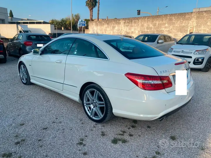 Mercedes-Benz E 250 2009 photo 4