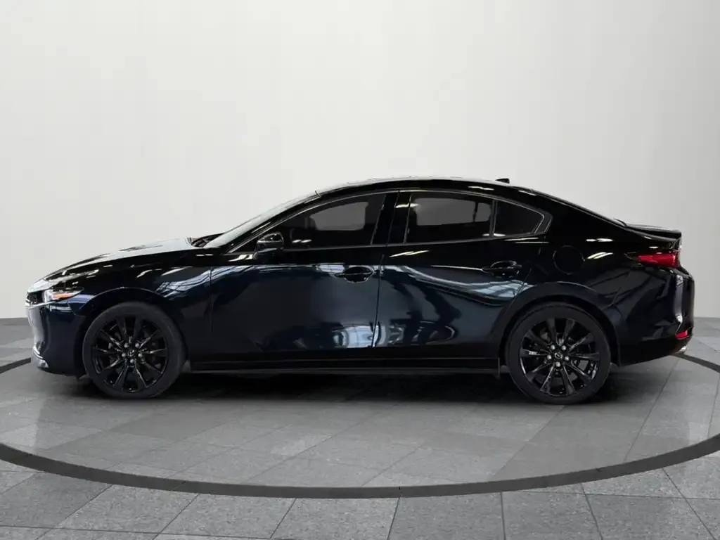 Mazda 3 2022 photo 3