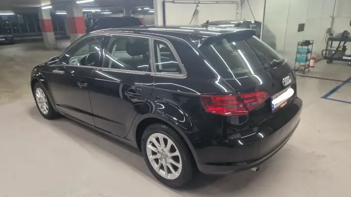 Audi A3 2015 photo 2