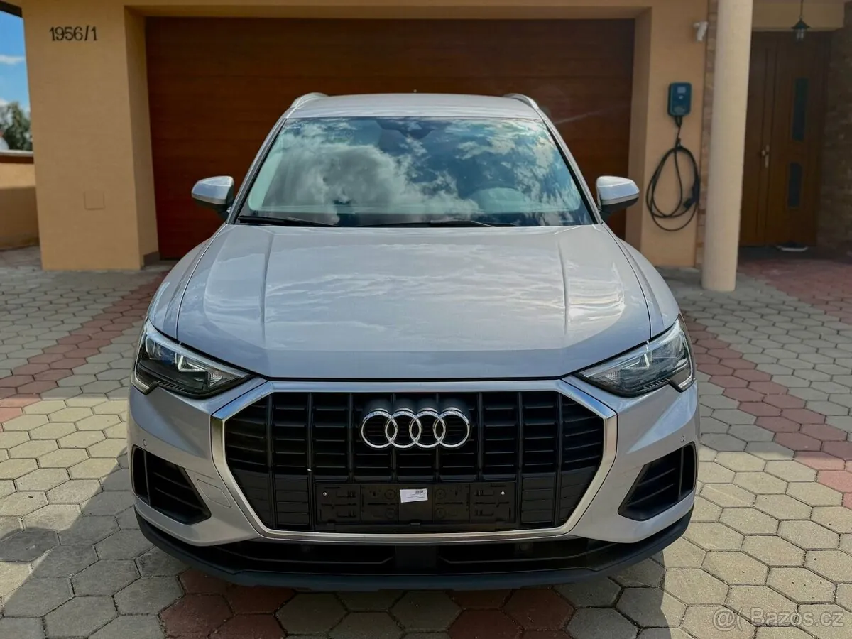 Audi Q3 2022 photo 2