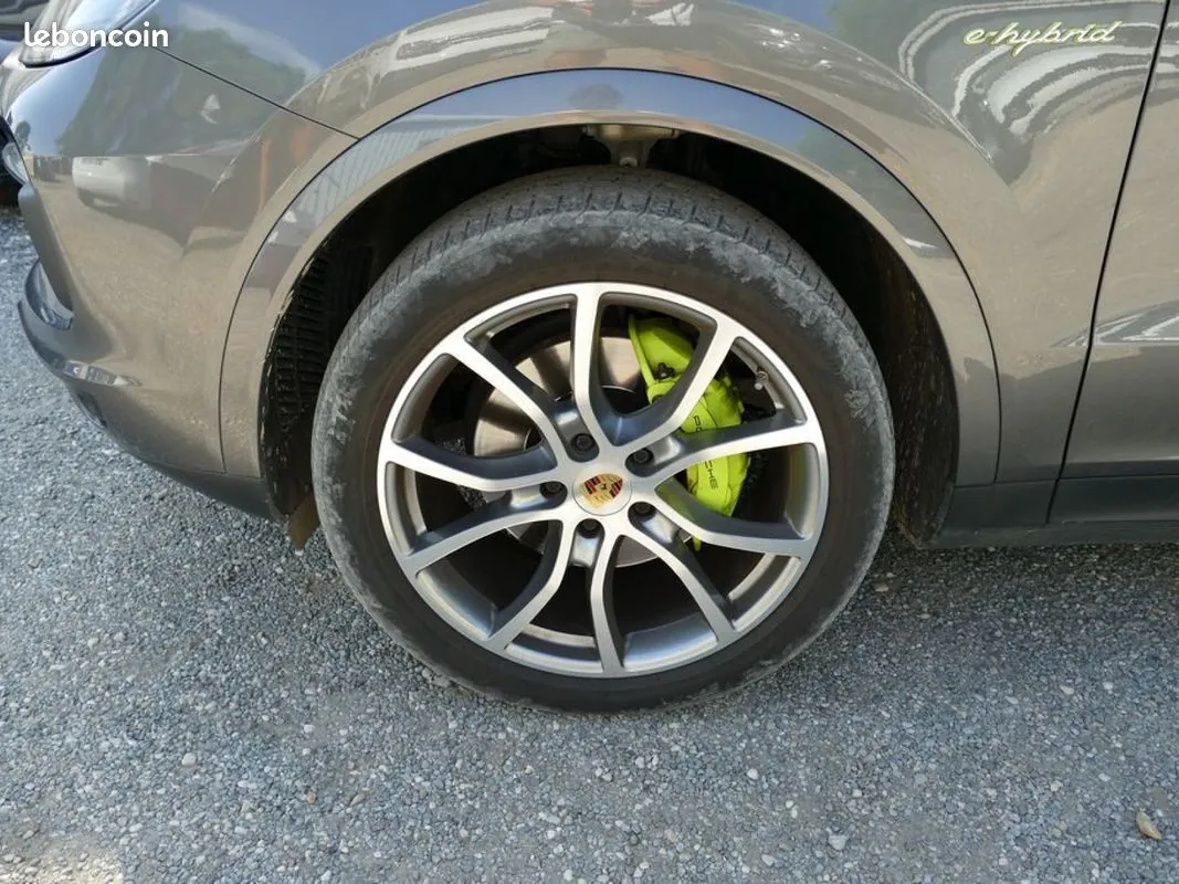 Porsche Cayenne 2021 photo 2