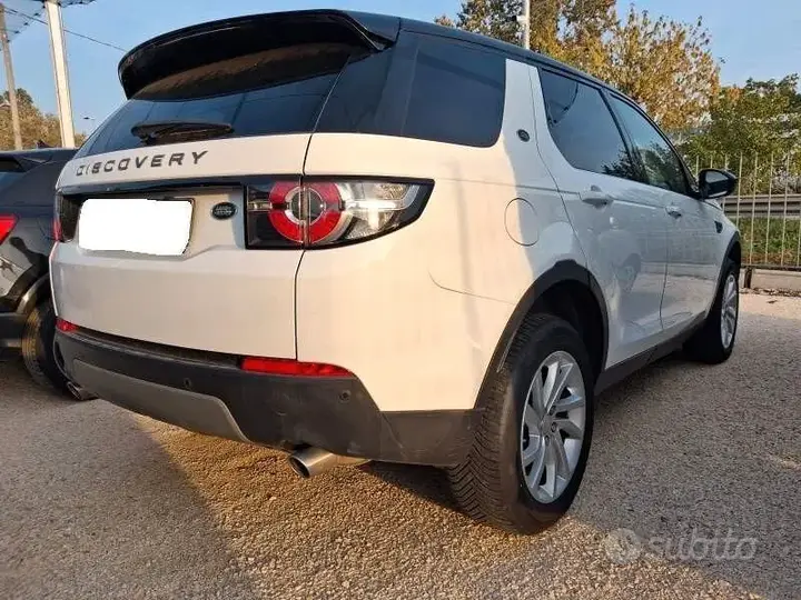 Land Rover Discovery Sport 2018 photo 4