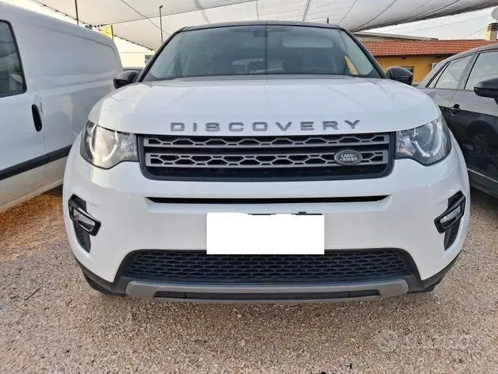 Land Rover Discovery Sport 2018 photo 2