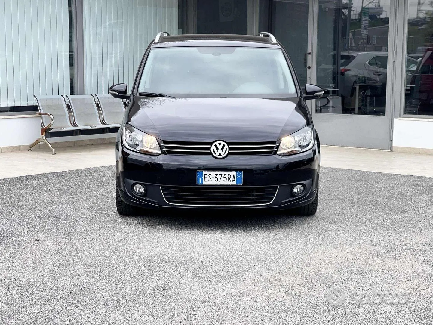 Volkswagen Touran 2013 photo 2