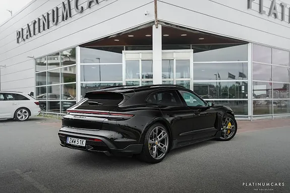 Porsche Taycan Turbo S 2021 photo 2