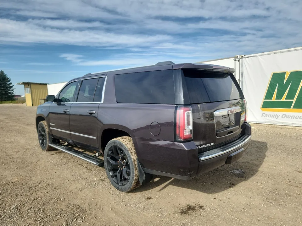 GMC Yukon Xl 2015 photo 2