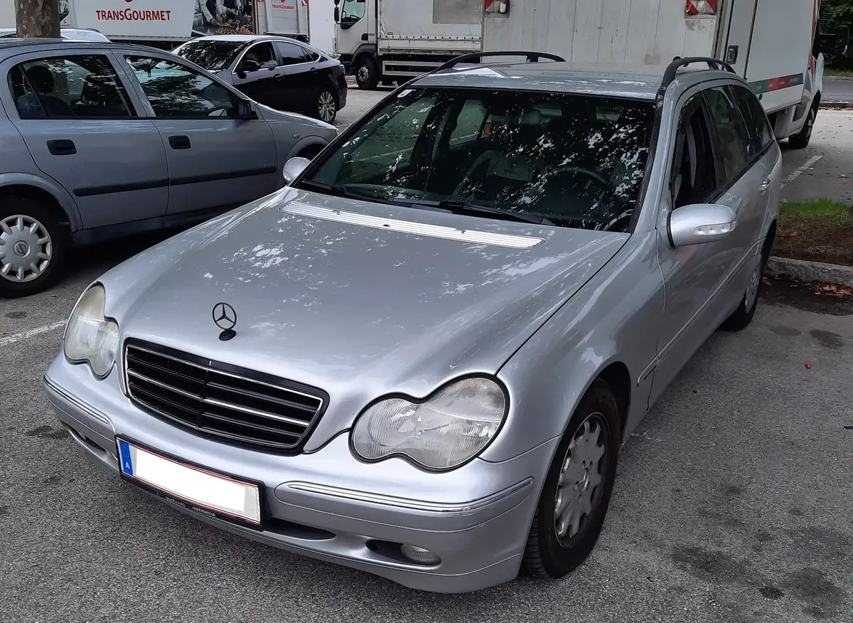 Mercedes-Benz C-Class 2002 photo 3