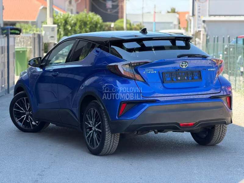 Toyota C-Hr 2018 photo 2