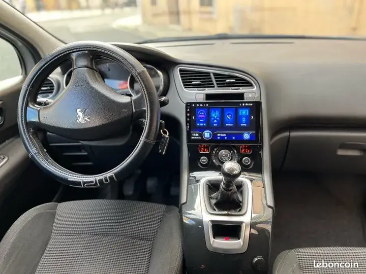 Peugeot 5008 2010 photo 3