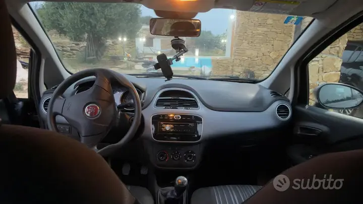 Fiat Punto 2011 photo 5
