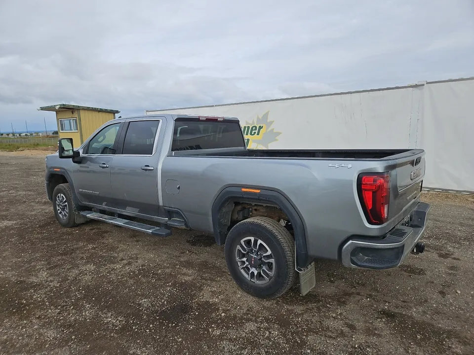 GMC Sierra 3500Hd 2024 photo 3
