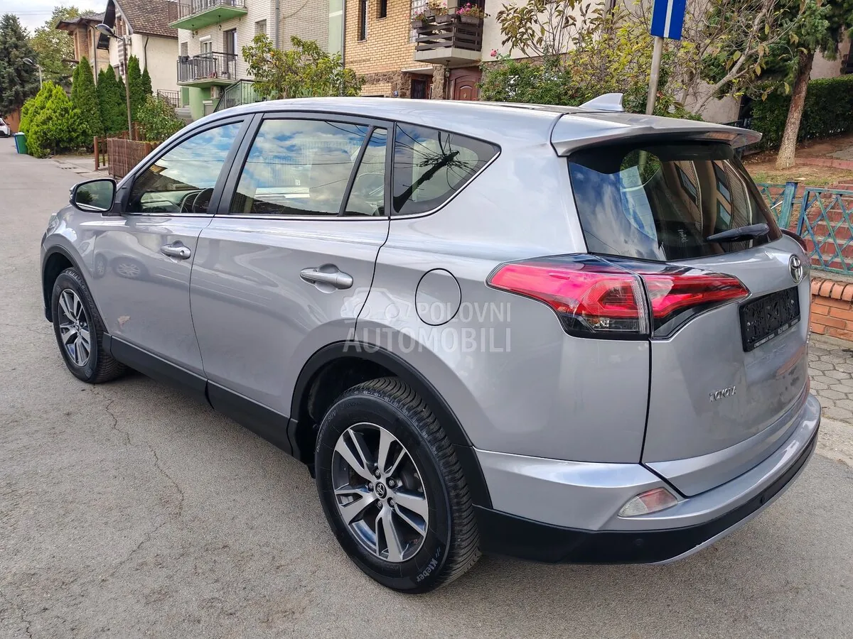 Toyota Rav 4 2016 photo 3