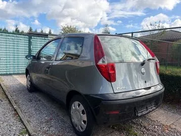 Fiat Punto 2004 photo 2