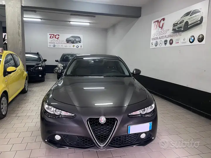 Alfa Romeo Giulia 2017 photo 5