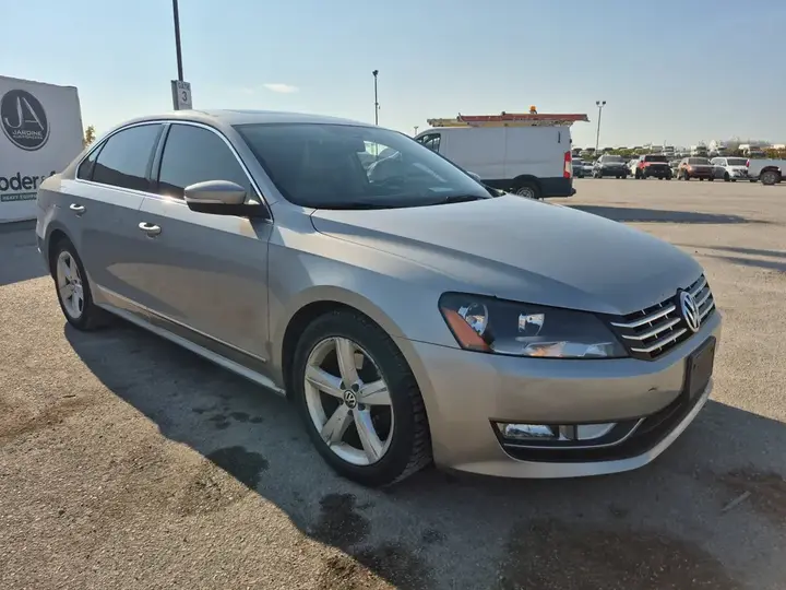 Volkswagen Passat 2013 photo 3