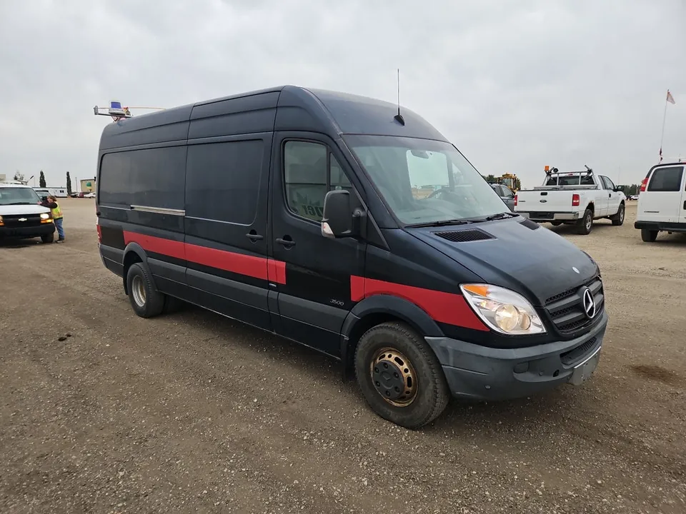Mercedes-Benz Sprinter 2013 photo 2