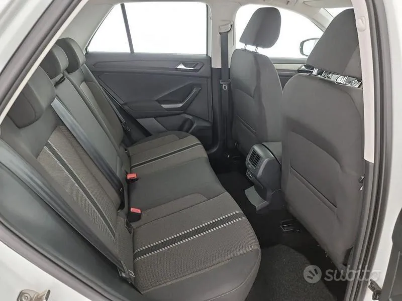 Volkswagen T-Roc 2021 photo 2