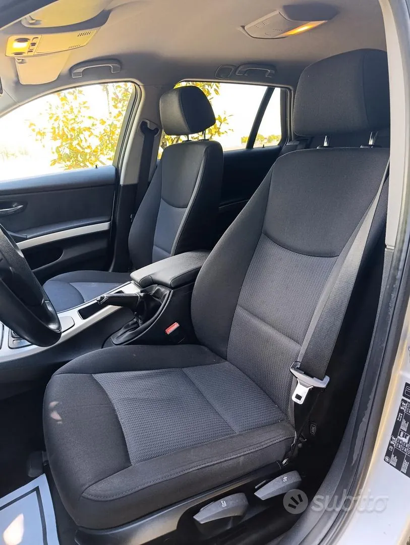 BMW 318D 2010 photo 4