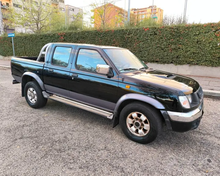 Nissan Navara 1999 photo 3