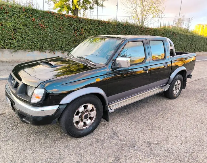 Nissan Navara 1999 photo 4