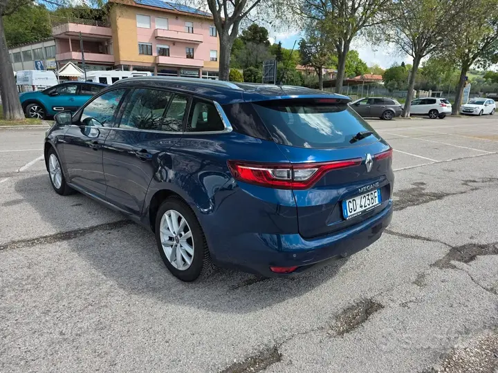 Renault Megane 2020 photo 2
