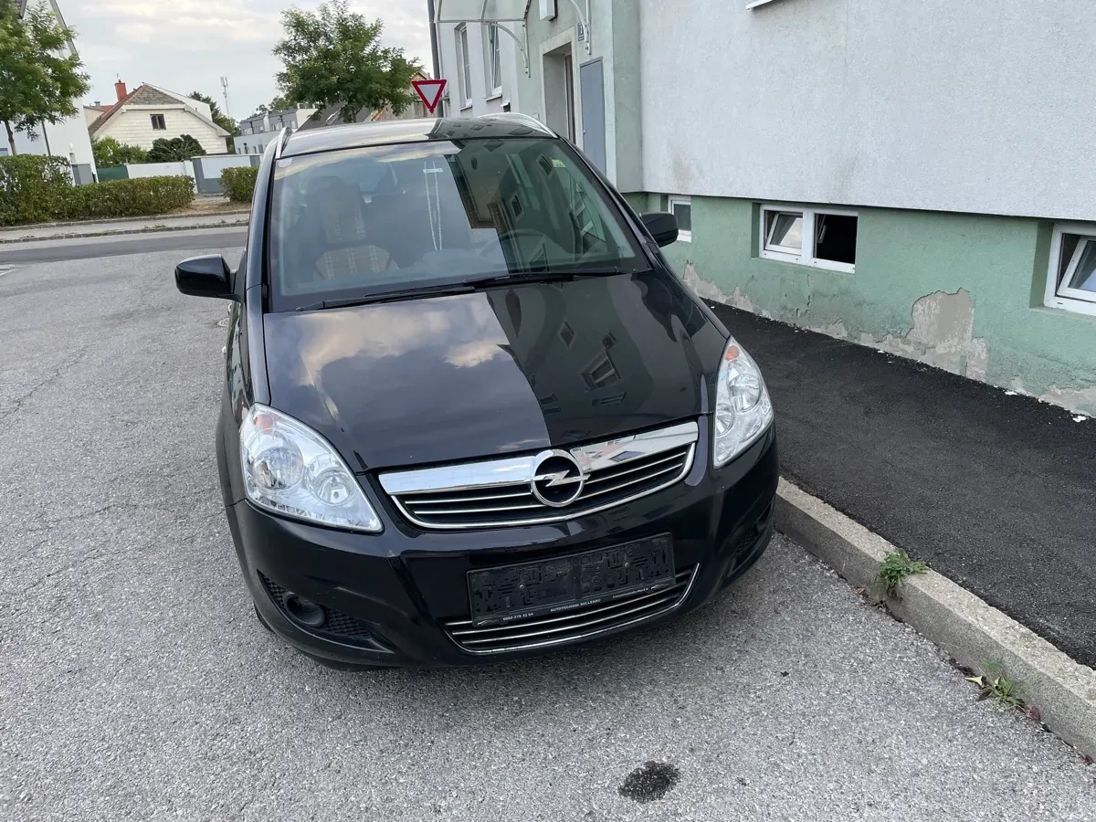 Opel Zafira 2010 photo 2
