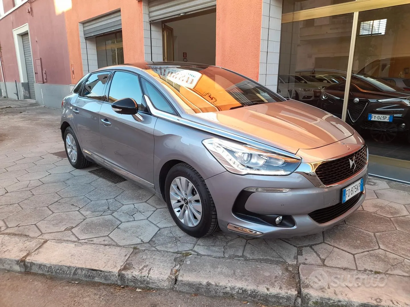 DS Automobiles 5 2016 photo 3