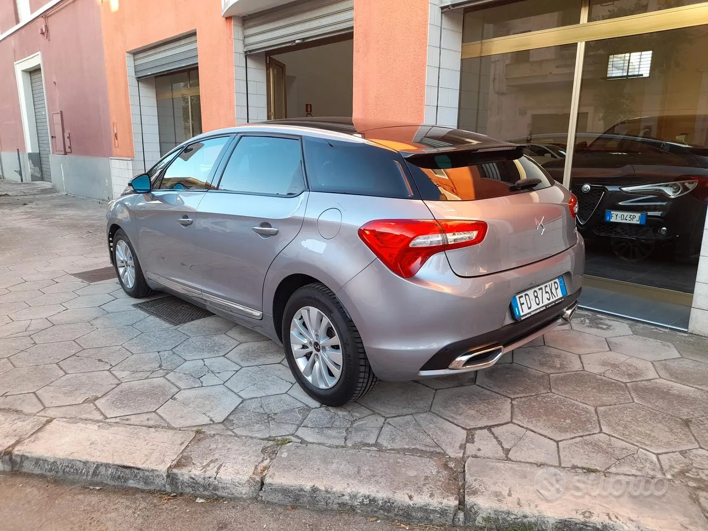 DS Automobiles 5 2016 photo 4