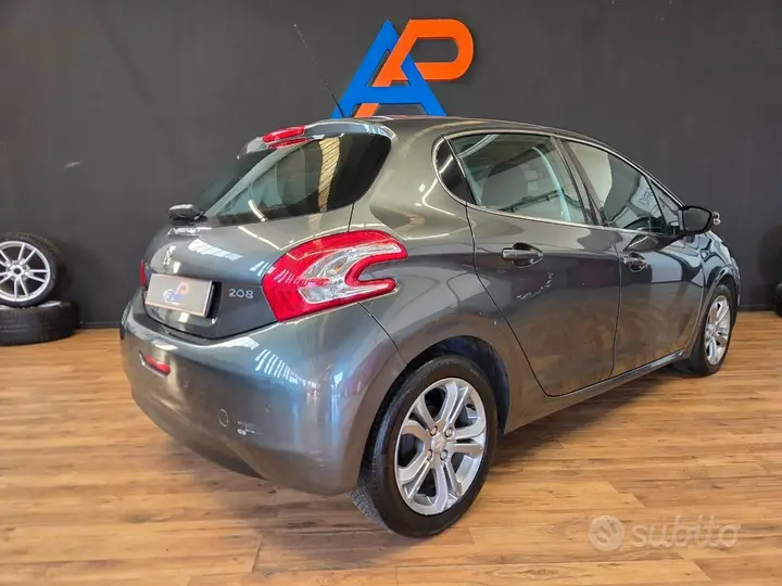 Peugeot 208 2015 photo 4