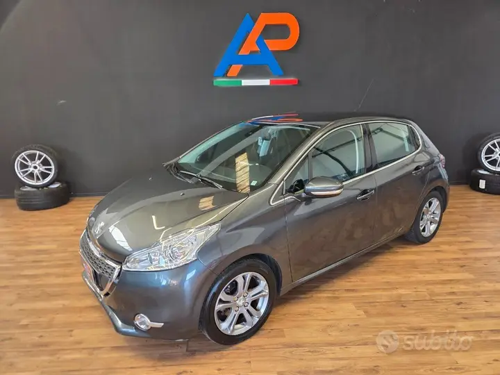 Peugeot 208 2015 photo 2