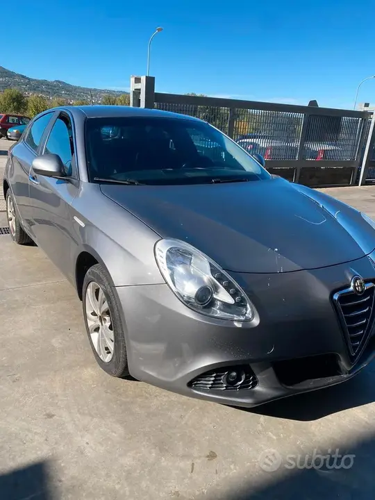 Alfa Romeo Giulietta 2012 photo 3