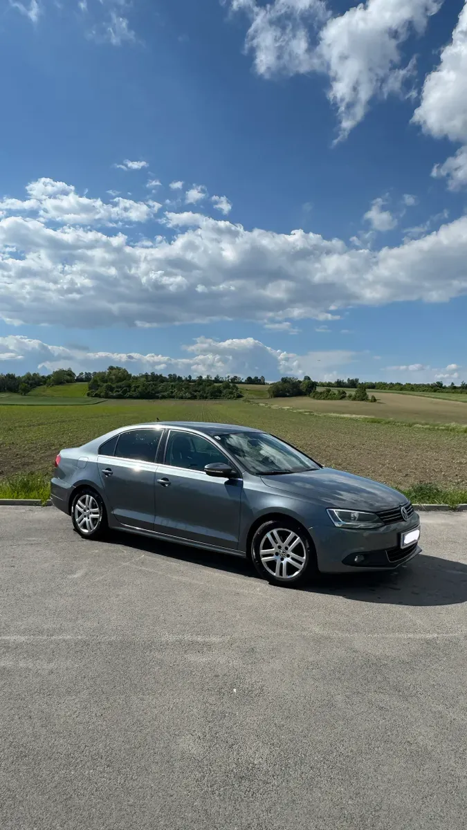 Volkswagen Jetta 2011 photo 3