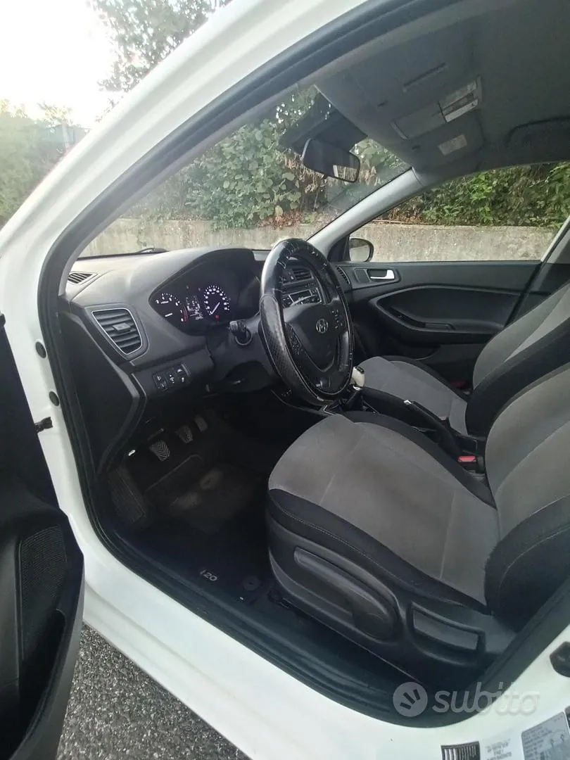 Hyundai I20 2015 photo 4