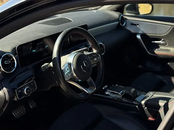 Mercedes-Benz A200 2019 photo 2