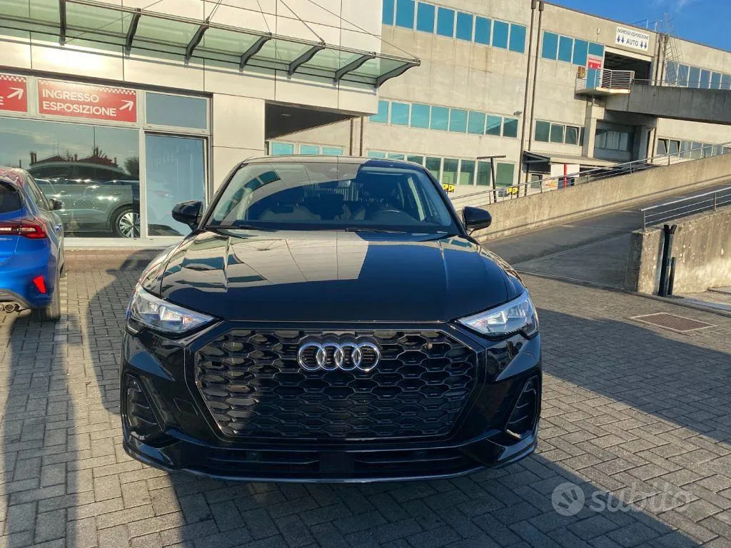 Audi Q3 2022 photo 2