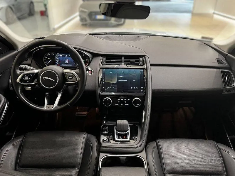 Jaguar E-Pace 2022 photo 4