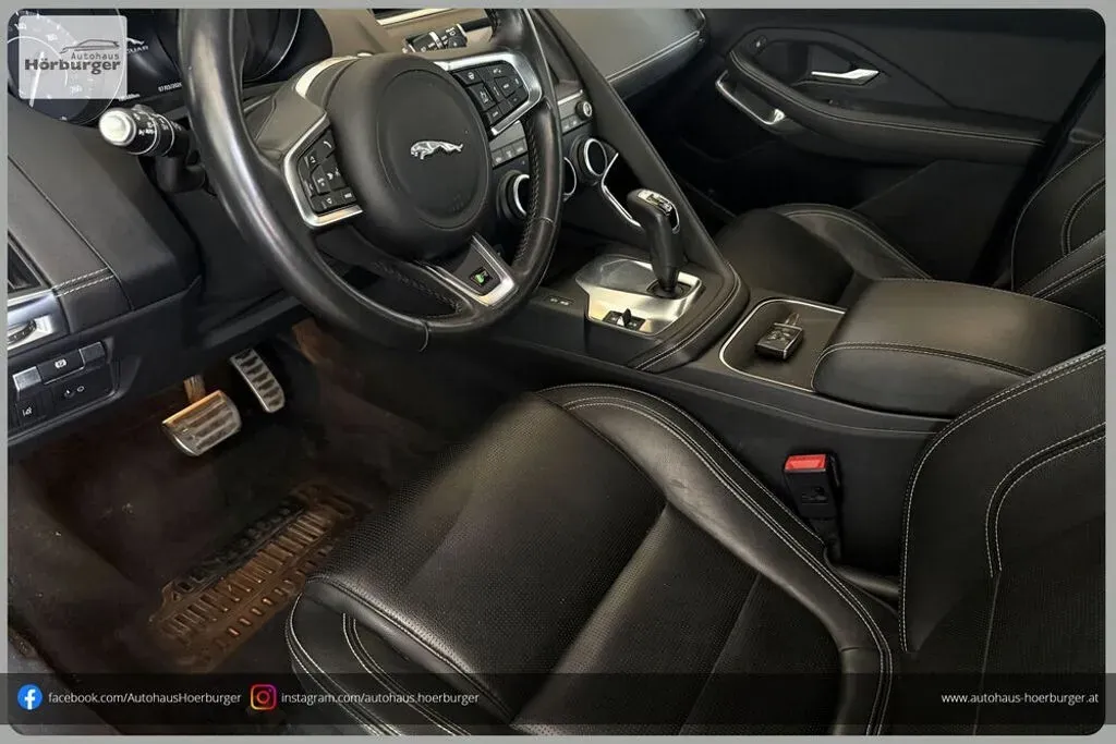 Jaguar E-Pace 2019 photo 3