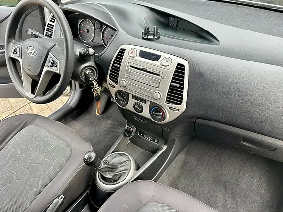 Hyundai I20 2010 photo 4