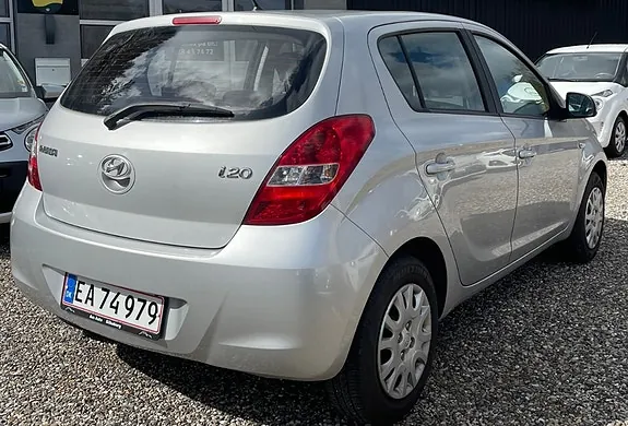 Hyundai I20 2010 photo 3