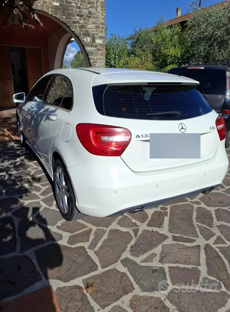 Mercedes-Benz A 180 2015 photo 2