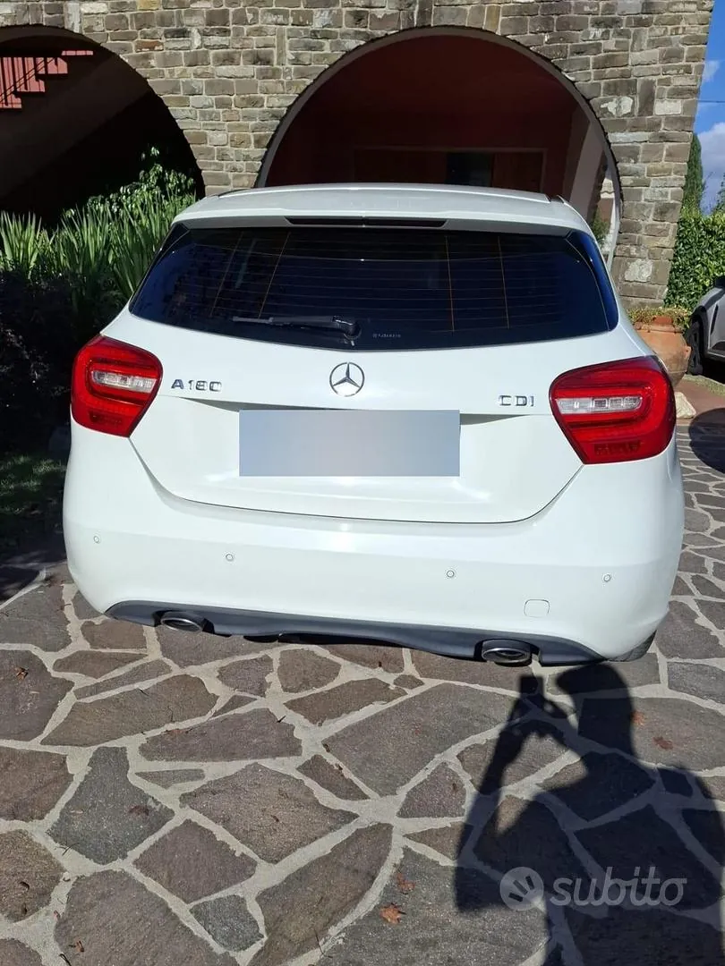 Mercedes-Benz A 180 2015 photo 4