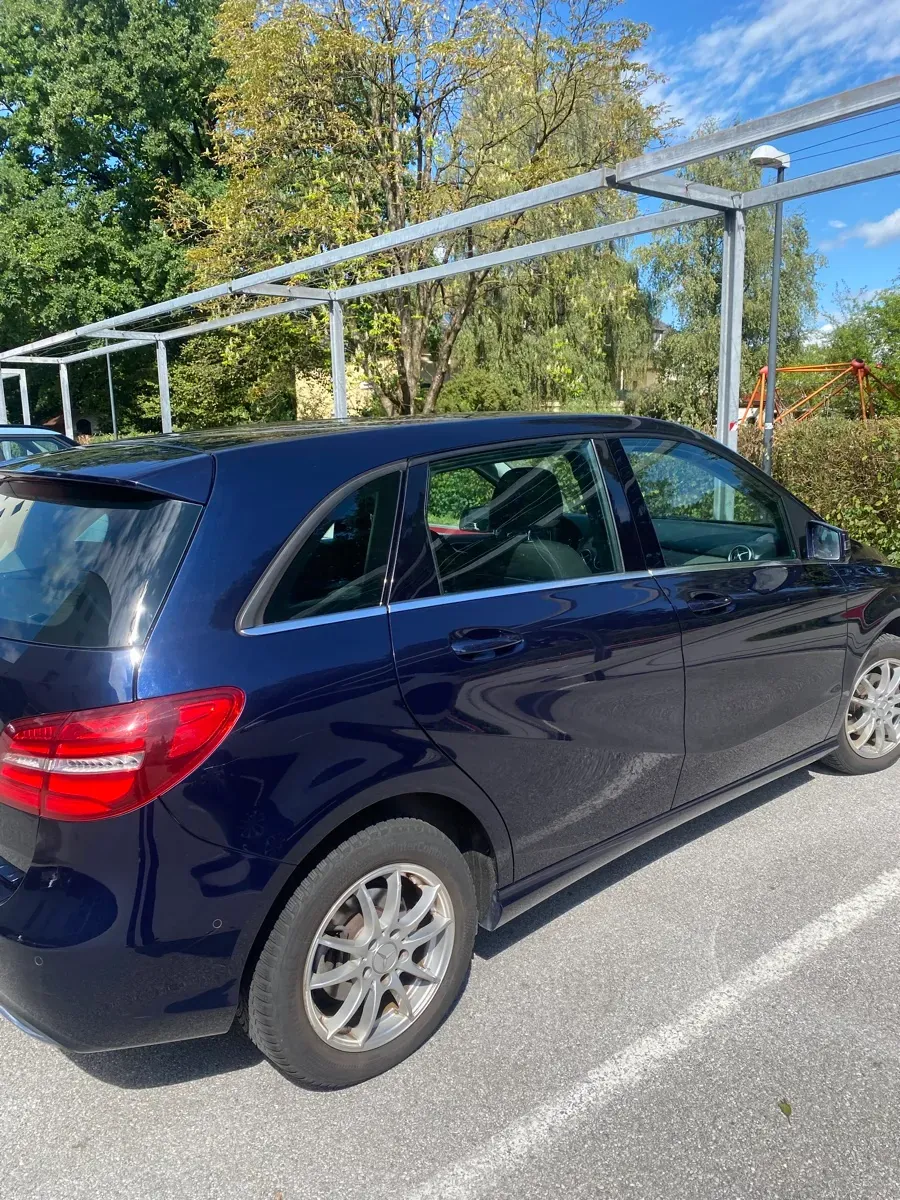 Mercedes-Benz B-Class 2017 photo 2