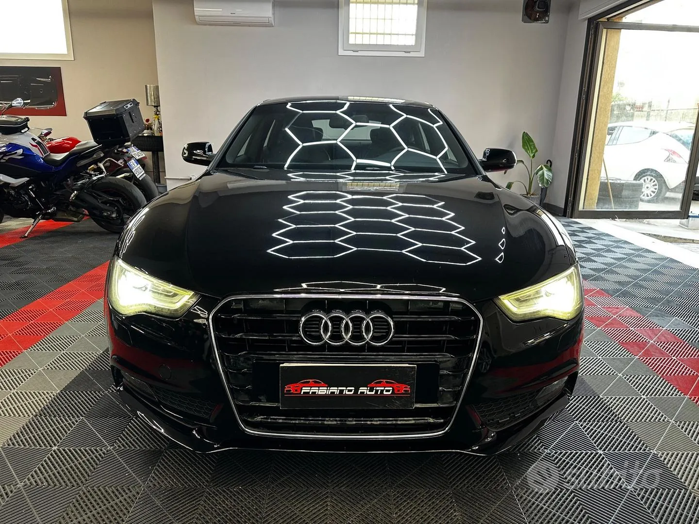 Audi A5 2012 photo 2