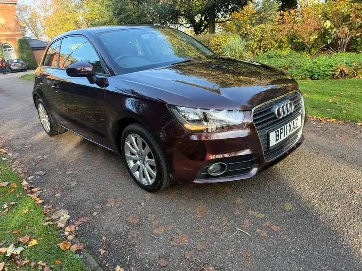 Audi A1 2011 photo 2