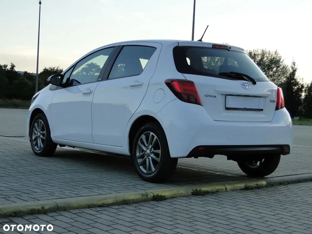 Toyota Yaris 2017 photo 4