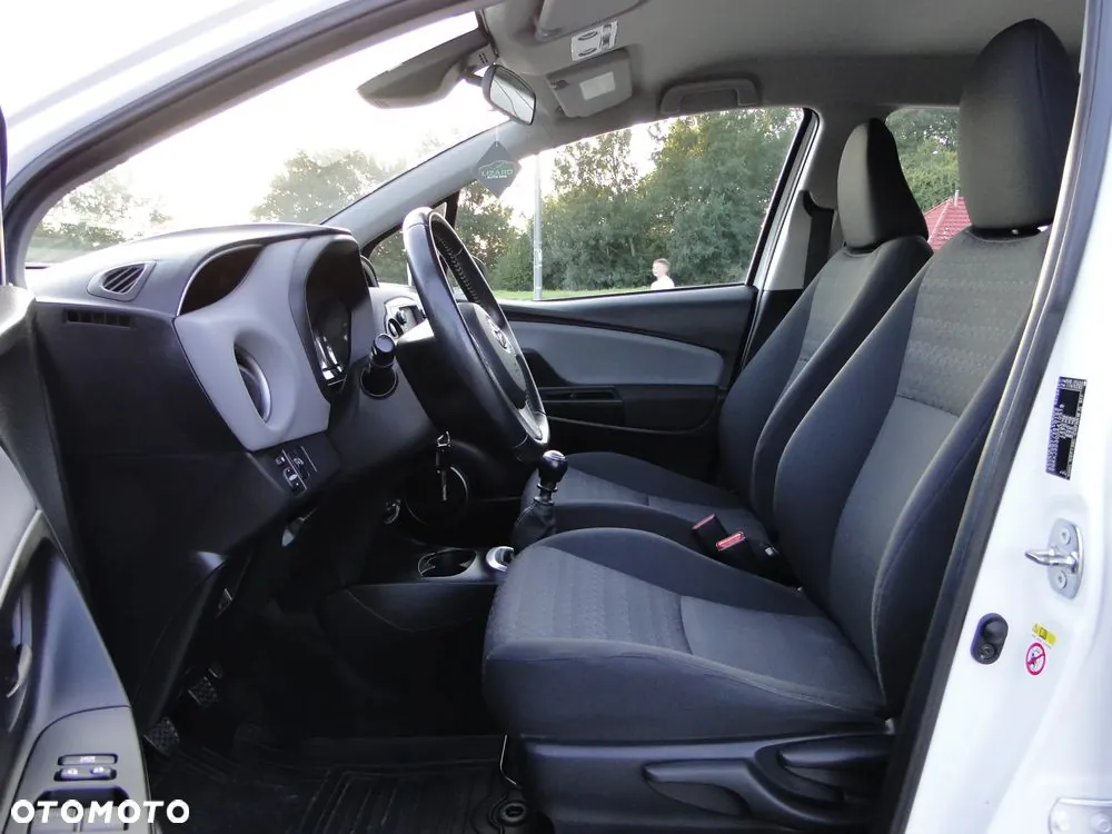 Toyota Yaris 2017 photo 5