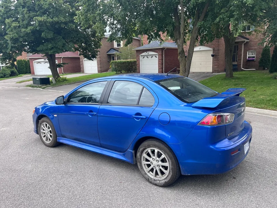 Mitsubishi Lancer 2010 photo 2